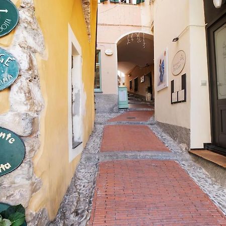Casa Della Nonna Teresa Apartment Bordighera Exterior photo