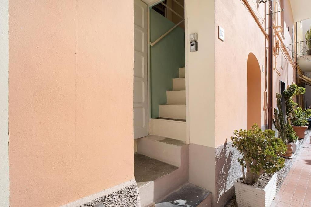Casa Della Nonna Teresa Apartment Bordighera Exterior photo